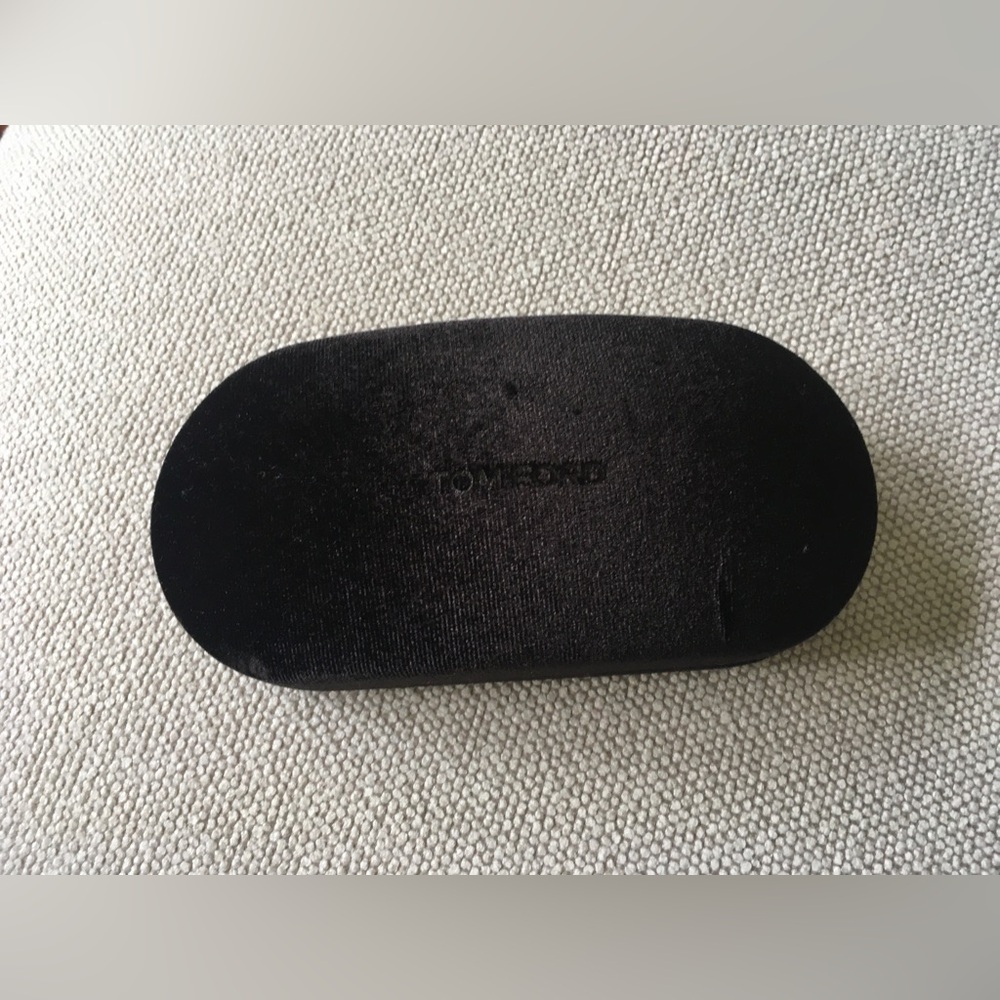 Tom Ford Black Velvet Eyewear hard Case with cloth
